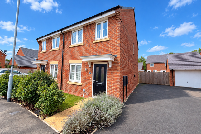 2-bed house on Loughborough, £1,095/mo