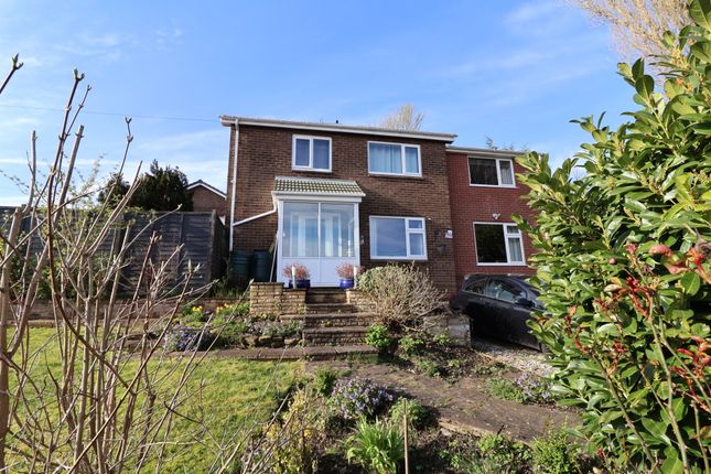 Thumbnail Link-detached house to rent in Pennine Road, Simmondley, Glossop