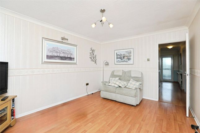 10,, Seaview Avenue, Sheerness photo 4