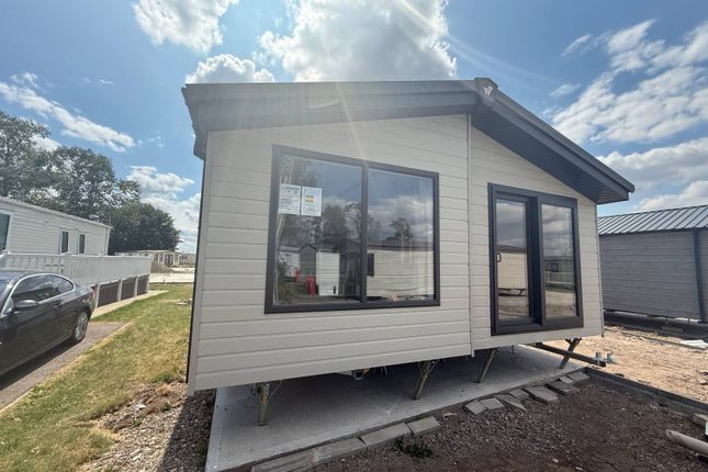 2-bed caravan on 99, Manor House Holiday Park, Retford, £110,000