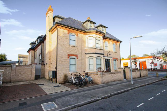 Flat for sale in 81 Humberstone Road, Cambridge