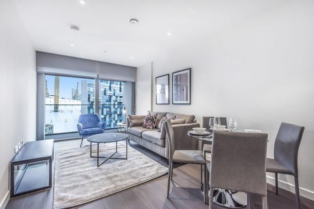1-bed flat on Cutter Lane, London, £2,550/mo