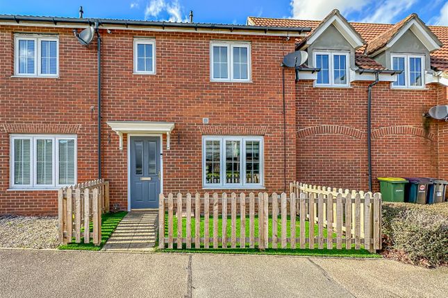 Thumbnail Terraced house for sale in Priory Chase, Rayleigh