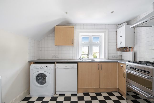 36, Frensham Road, Farnham photo 4