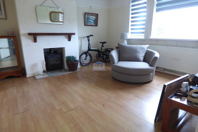 74, Marlas Road, Pyle photo 3