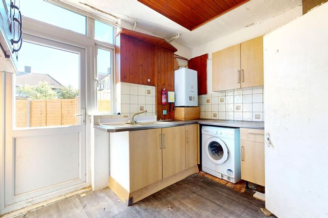 25, Alleyndale Road, Dagenham photo 4