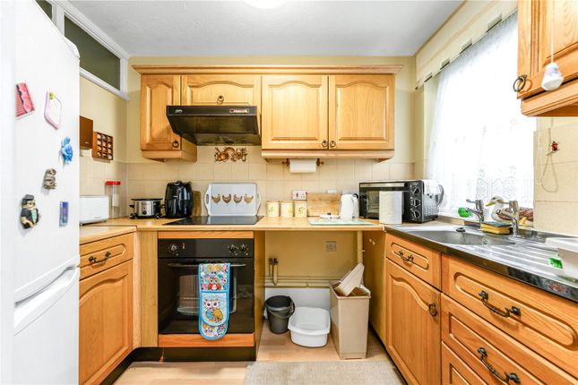 11, Portland Close, Chadwell Heath photo 4