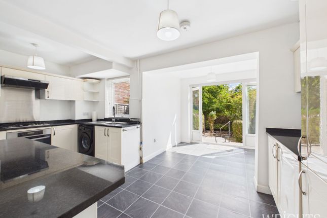 17, Cherry Croft, Welwyn Garden City photo 3