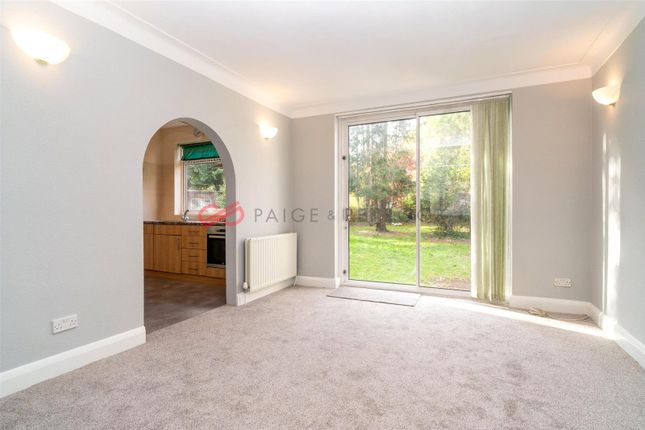 6, Frobisher Close, Pinner photo 3