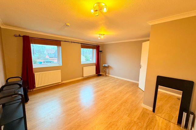 47 Lark Rise, Ipswich photo 3