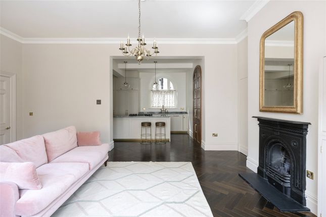 SL Flat 12,, Prince Edward Mansions, London photo 3