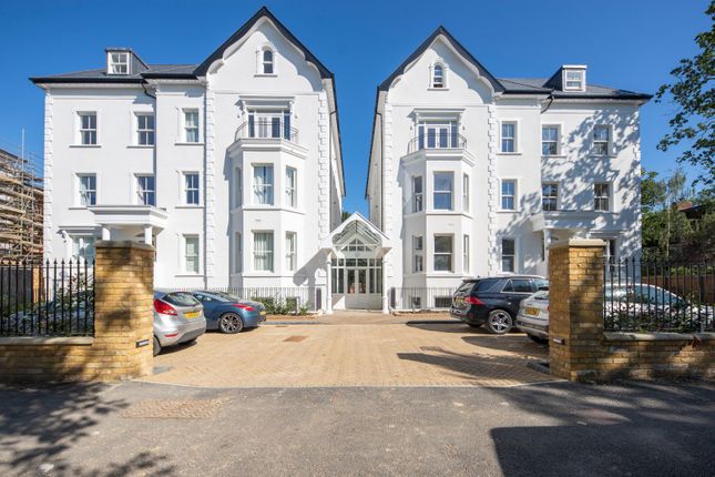 3 bed flat for sale in Newlands House, 3 Oak Hill, Surbiton KT6