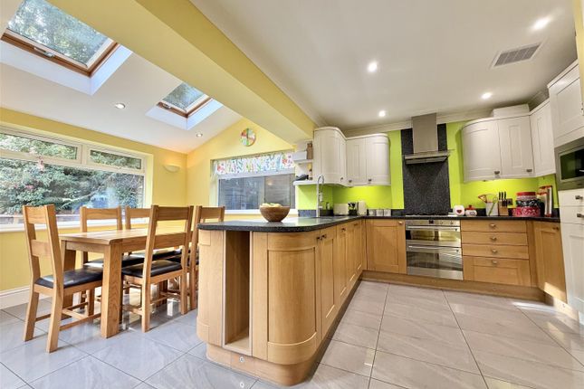 15, Cromwell Park, Tiverton photo 2