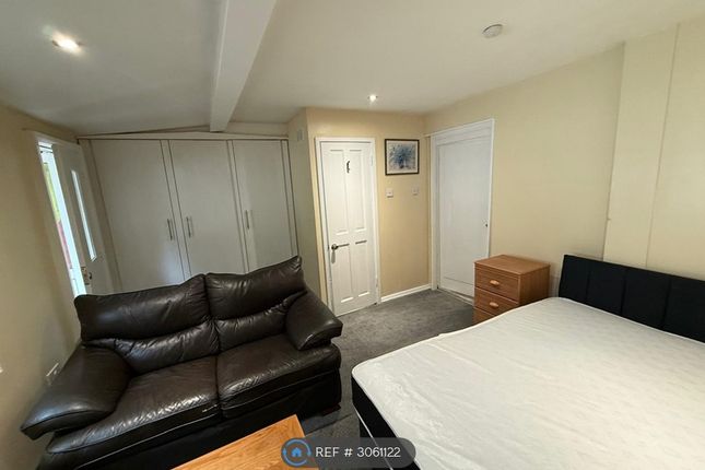 Bromley photo 4