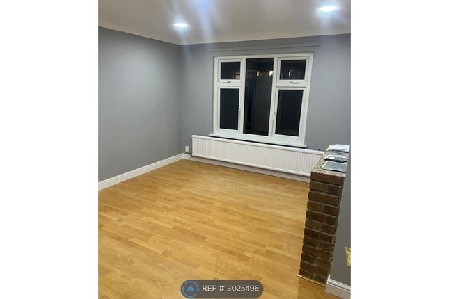 Balderstone Close, Leicester photo 3