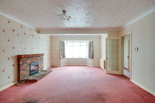 16, Vicarage Fields, Worthing photo 3