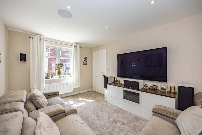 2, Kings Town Drive, Derbyshire photo 5
