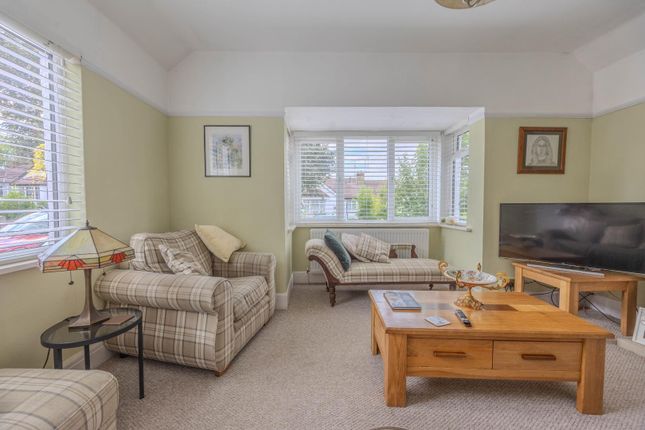 46, Agnes Avenue, Leigh-On-Sea photo 3