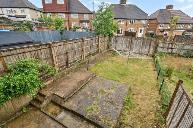 71, Booker Lane, High Wycombe photo 4