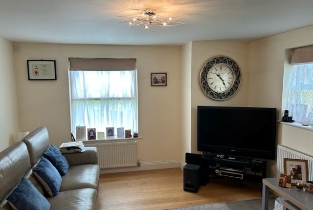 Flat for sale in Enders Close, Enfield