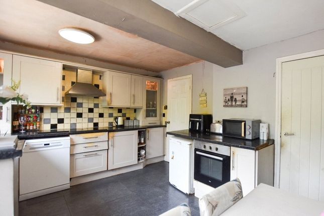 100, Silverdale Avenue, Leeds photo 3