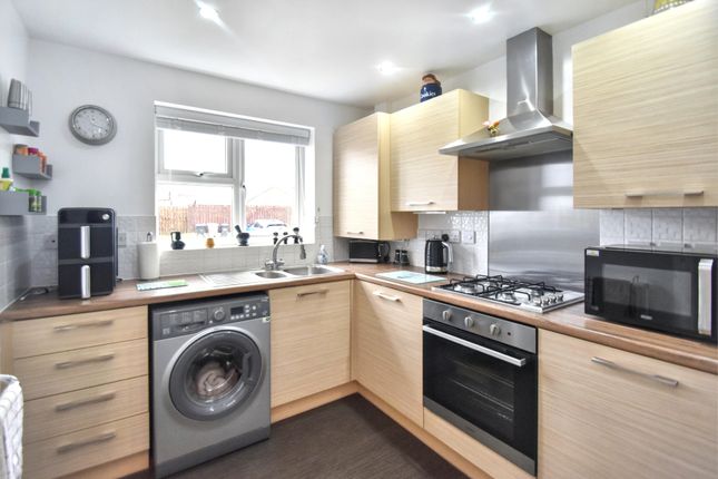4, Hares Close, Skegness photo 2