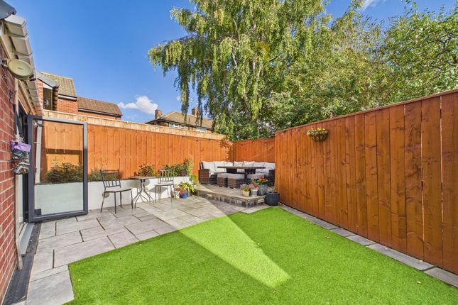 2 Bowfield Avenue, Newcastle Upon Tyne photo 4