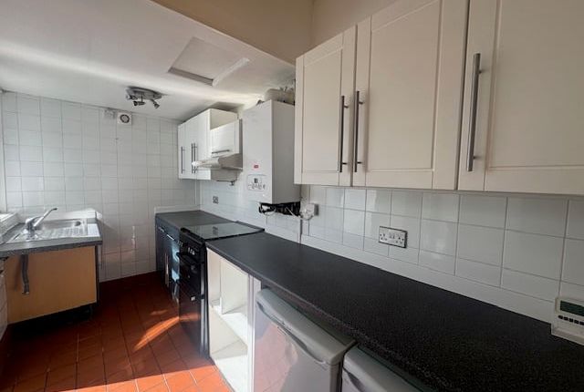 10, Saxifield Street, Burnley photo 5