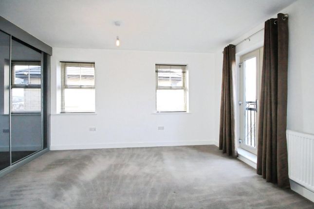 62, Holts Crest Way, West Yorkshire photo 5