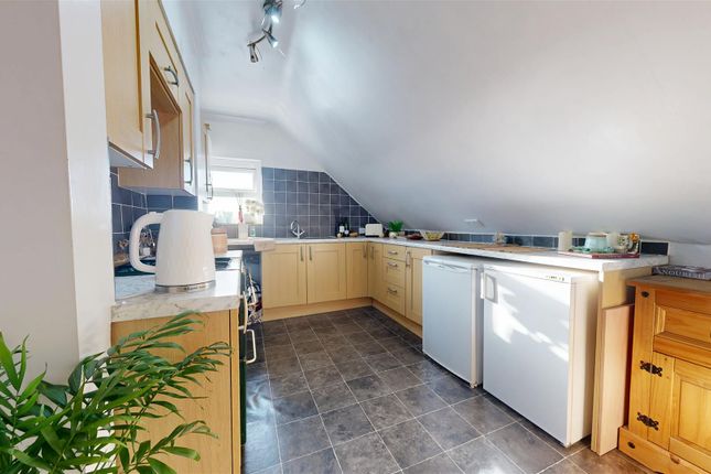 Flat 3, 12, Franklin Road, Weymouth photo 2