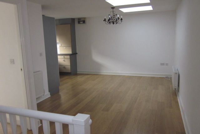 Town house to rent in Towpath Way, Spondon