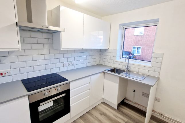 76, Peterborough photo 2