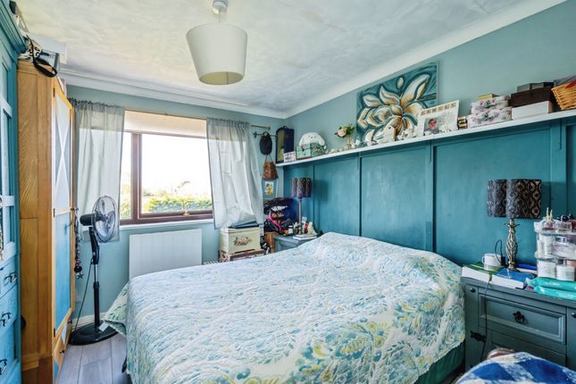 75, Addison Way, Bognor Regis photo 5