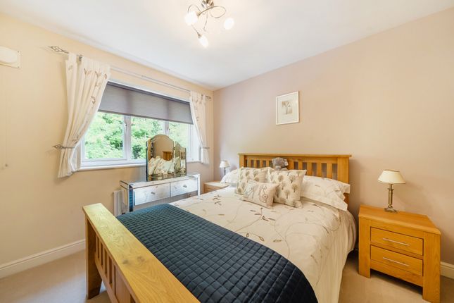 16, Padstow Close, Orpington photo 3