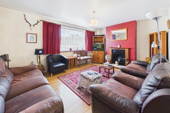 21, Milton Road, Walton-On-Thames photo 3
