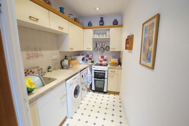 Flat 44,, Chestnut House, Blandford Forum photo 2