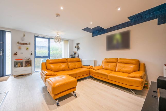 Thumbnail Maisonette for sale in Canning Town E16, Canning Town, London,