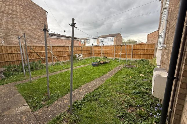 15, Harvey Road, Aylesbury photo 4