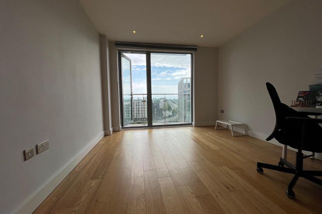 94 Meridian Plaza, Bute Terrace, CARDIFF photo 2