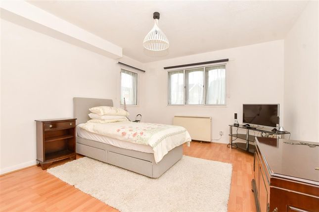 Studio for sale in Manor Road, Wallington, Surrey