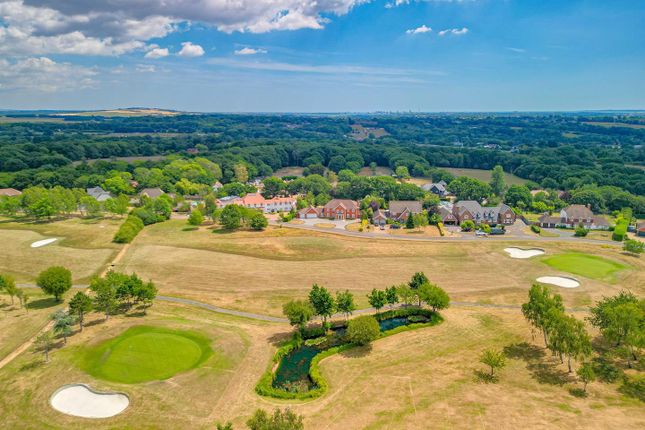14, Skylark Meadows, Whiteley photo 2