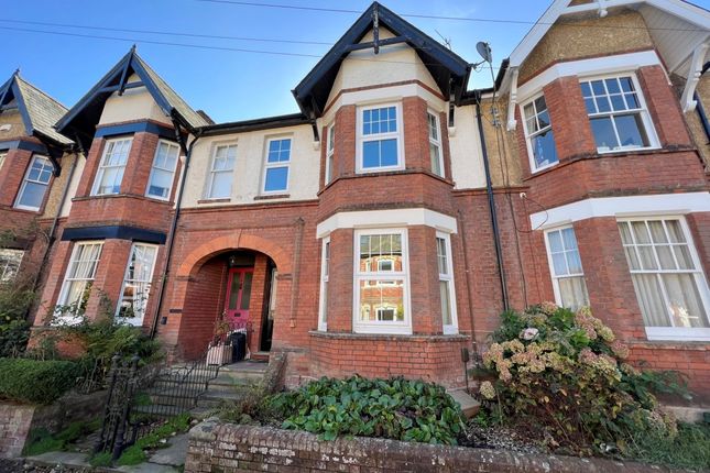 1 Bed Unfurnished Flat