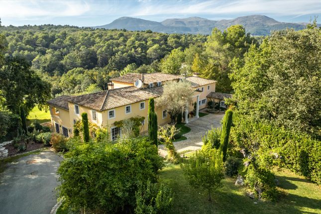 Villa for sale in La Colle-Sur-Loup, Alpes-Maritimes, Provence-Alpes-Côte d`Azur, France