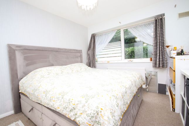 Flat for sale in Riseley Road, All Saints Avenue, Maidenhead