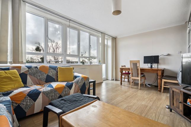 22, Wellesley Court, IVER photo 3