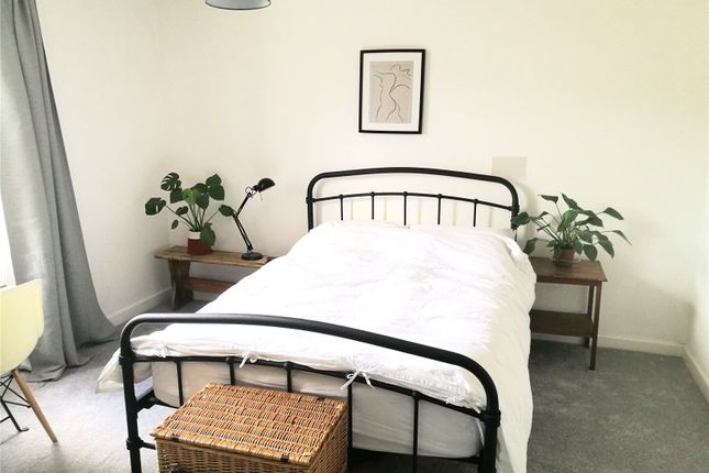 12, London Road, Gloucestershire photo 4