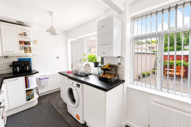 8, Pasture Close, Bradford photo 3