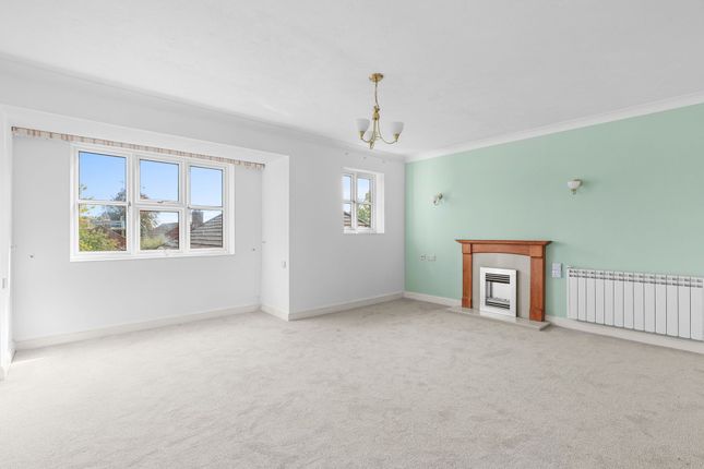Flat 13, The Hollies Maxwell Road, Beaconsfield photo 2
