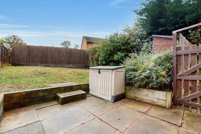 33, Edgecote, Milton Keynes photo 2