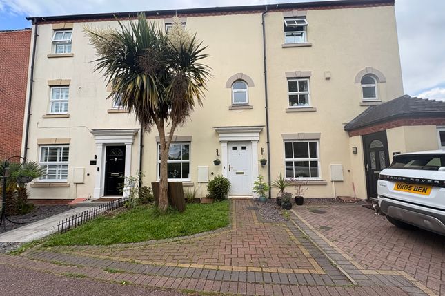 3-bed house on 19, LICHFIELD, £1,350/mo